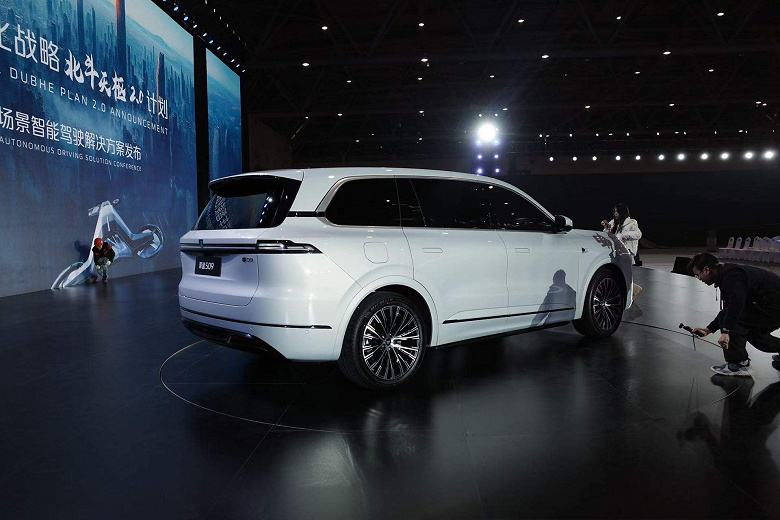 Bu Changan crossover Li Auto L9'u taşımaya hazır. Deepal S09-492 beygir gücü amiral gemisi dört tekerlekten çekişli SUV sundu
