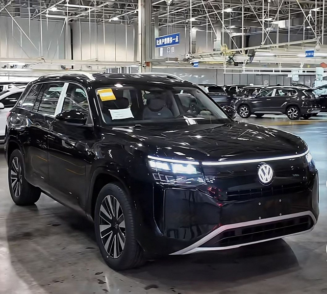 Yeni Volkswagen Teramont, prömiyere tamamen sınıflandırıldı: büyük bir crossover VR6 motorunu kaybedecek