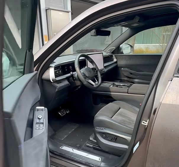 Yeni Volkswagen Teramont, prömiyere tamamen sınıflandırıldı: büyük bir crossover VR6 motorunu kaybedecek
