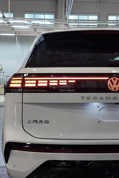 Yeni Volkswagen Teramont, prömiyere tamamen sınıflandırıldı: büyük bir crossover VR6 motorunu kaybedecek