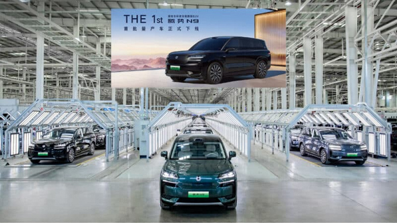 Range Rover'ı anımsatan 1100 beygir gücü rakibi Li Auto L9 ve Aito M9 resmen Kazakistan'da çıkacak. Byd Denza N9 seri üretime başladı