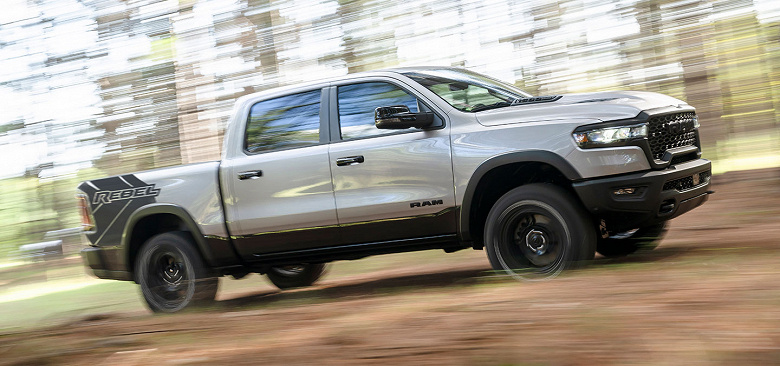 Güvenilir, güçlü ve çerçeve SUV doğrudan ABD'den. Rusya'da Dodge Ram 1500'ün güçlü motorlarla satışları başladı