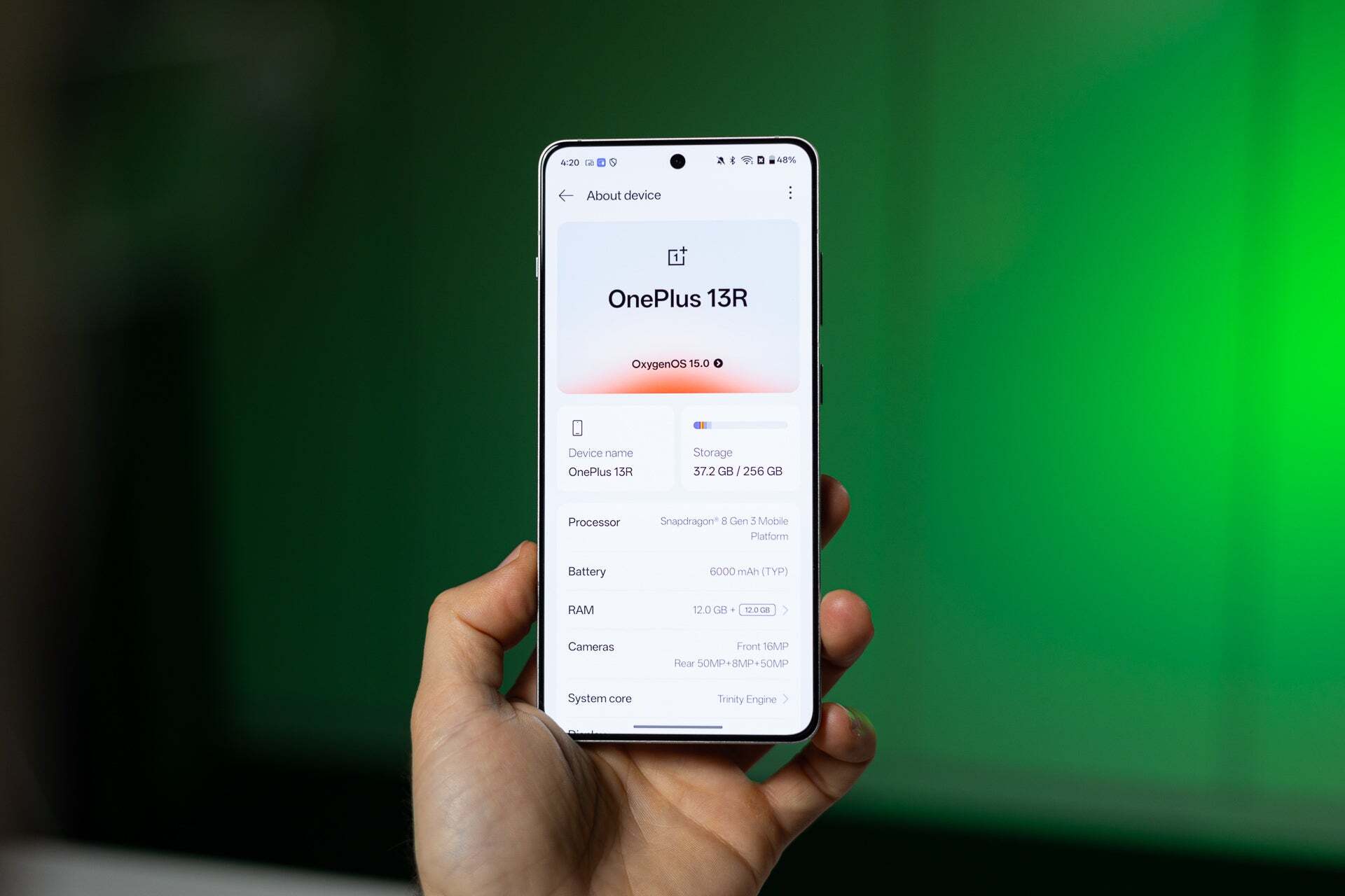 OnePlus 13r premium görünüyor. | Resim Kredisi - Phonearena - Pixel 9A, hem kızgın hem de minnettar olmanız gereken akıllı telefon.