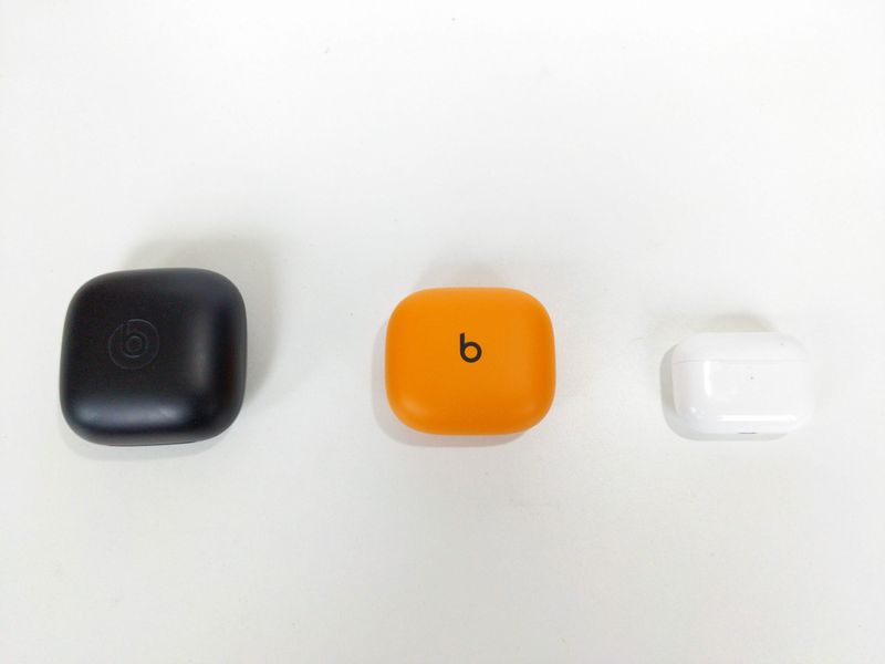 Powerbeats Pro, PowerBeats Pro 2 ve Apple AirPods Pro 2, Ph. Moctar Kane tarafından Beats.