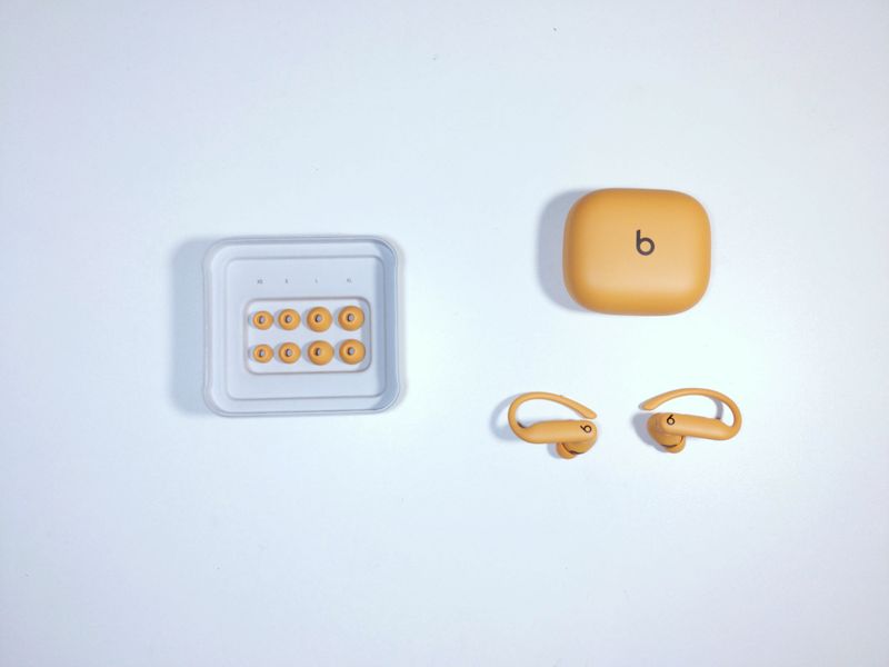 Dre Powerbeats Pro 2 kulaklık ve aksesuarları, Ph. Moctar Kane.