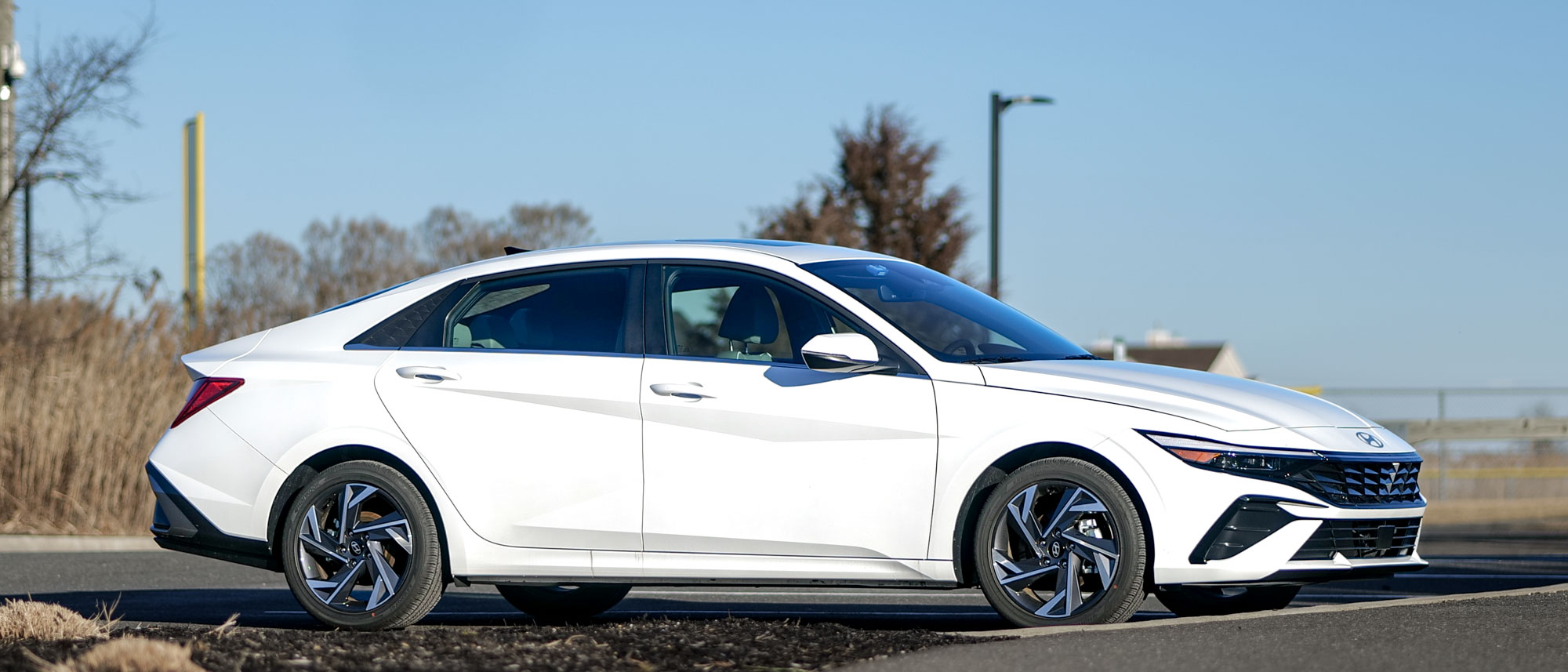 2025 Hyundai Elantra Hybrid Limited Test Sürüşü İncelemesi.