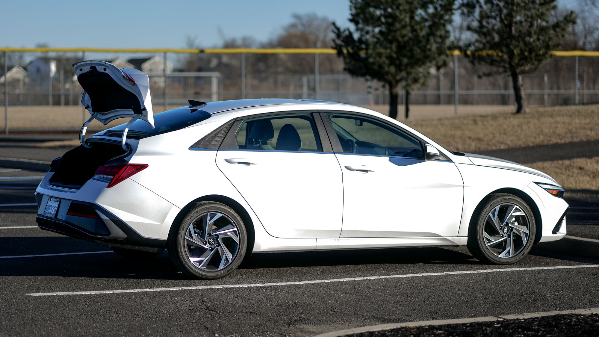 2025 Hyundai Elantra Hybrid Limited Test Sürüşü İncelemesi.