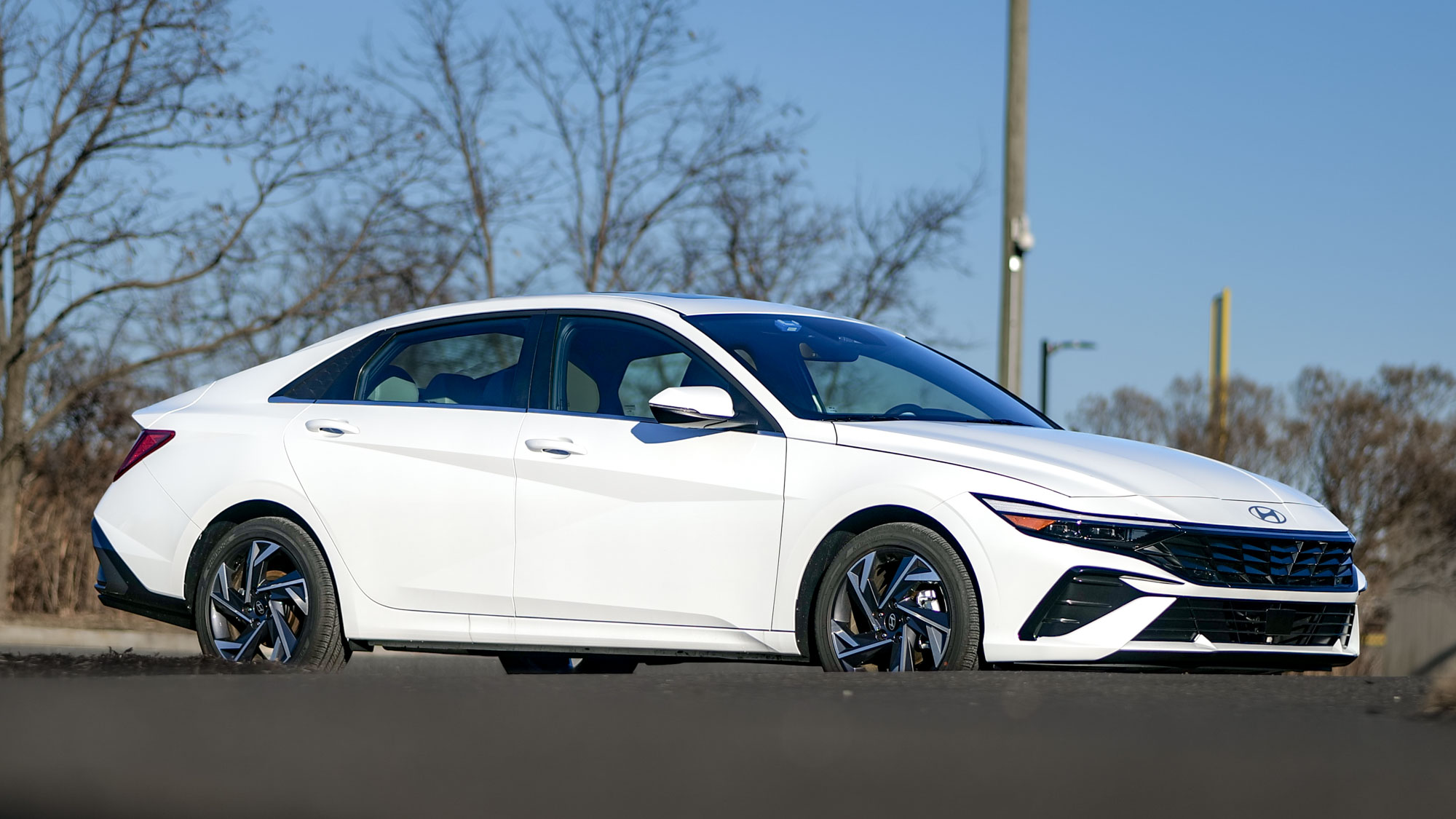 2025 Hyundai Elantra Hybrid Limited Test Sürüşü İncelemesi.
