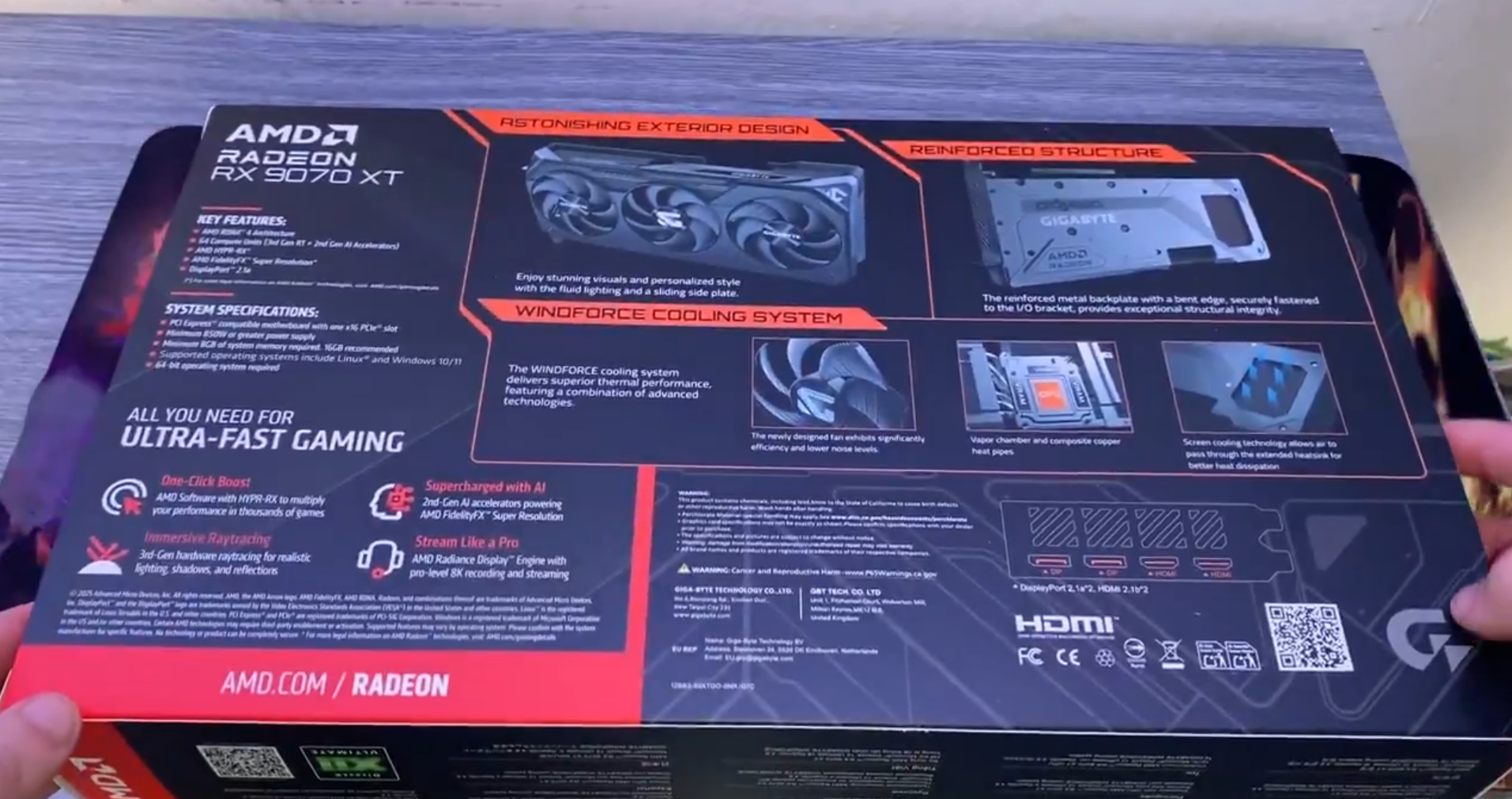 Gigabyte RX 9070 XT Gaming OC Box Geri