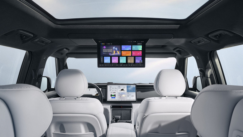 Land Rover artık gerekli değil mi? Rusya'da Rox SUV 01: 6 veya 7 koltuk, 476 hp, tüm tekerlekten çekiş ve 5 yıllık garantinin satışları - 9 milyon ruble başladı