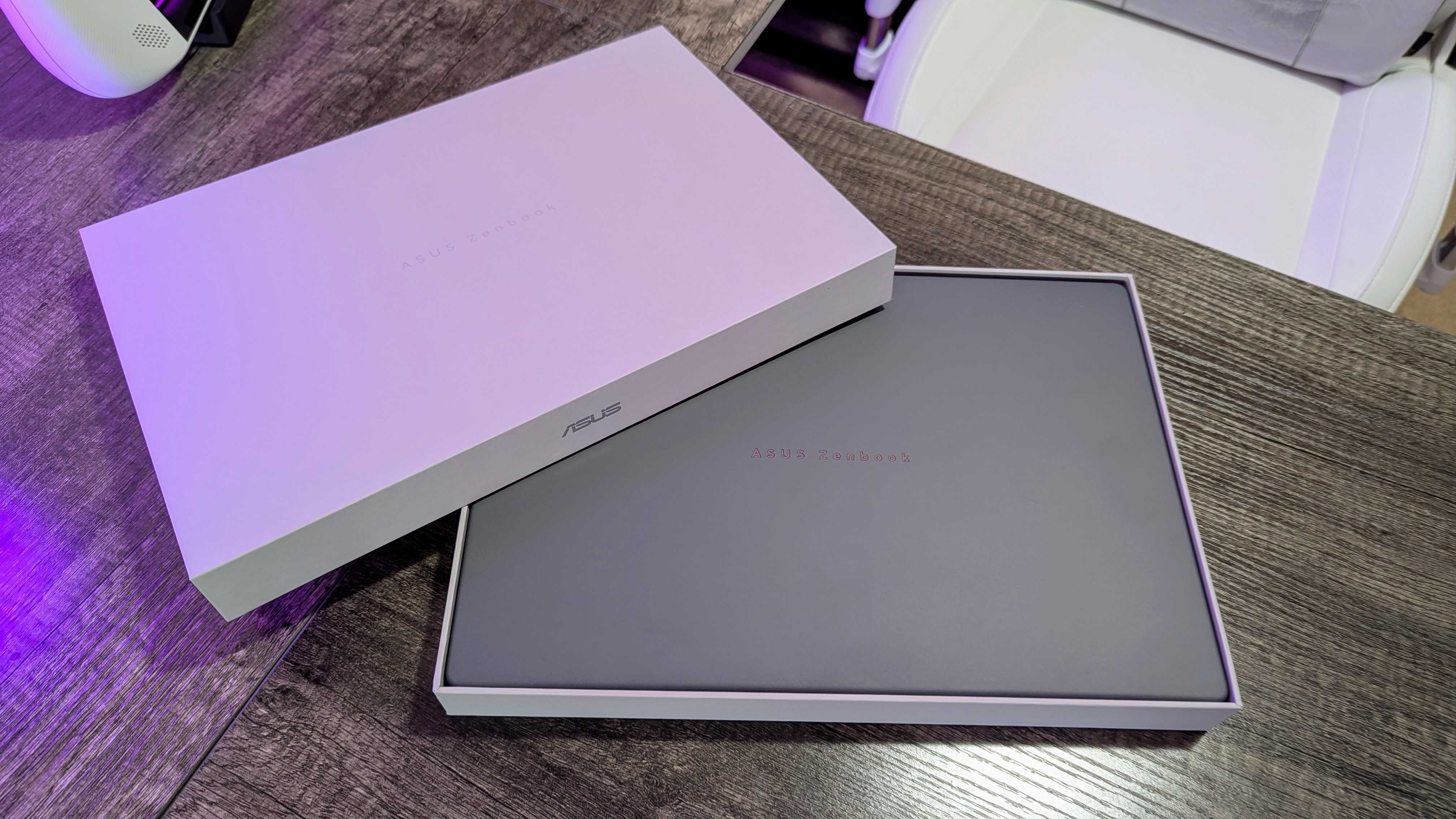 Lenovo Yoga Slim 9i 14 (Gen 10) ve Asus Zenbook A14 (2025) dizüstü bilgisayarların görüntüsü.