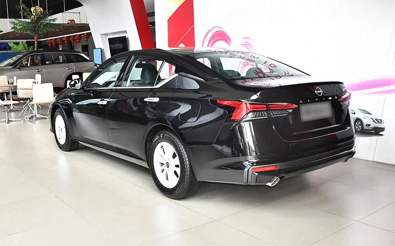 Yeni Nissan Altima sadece 2,9 milyon ruble. Japon sedan Rusya'da Lada Aura fiyatıyla satıldı