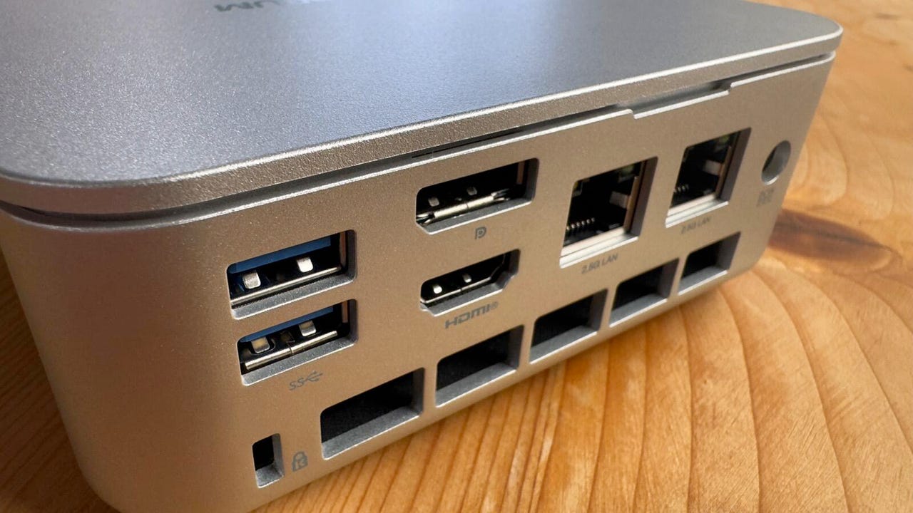 Minisforum AI370 Elitemini arka bağlantı noktaları