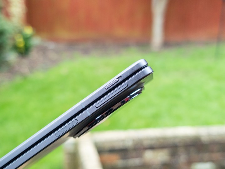 Oppo'nun yakından N5 kalınlığını bul