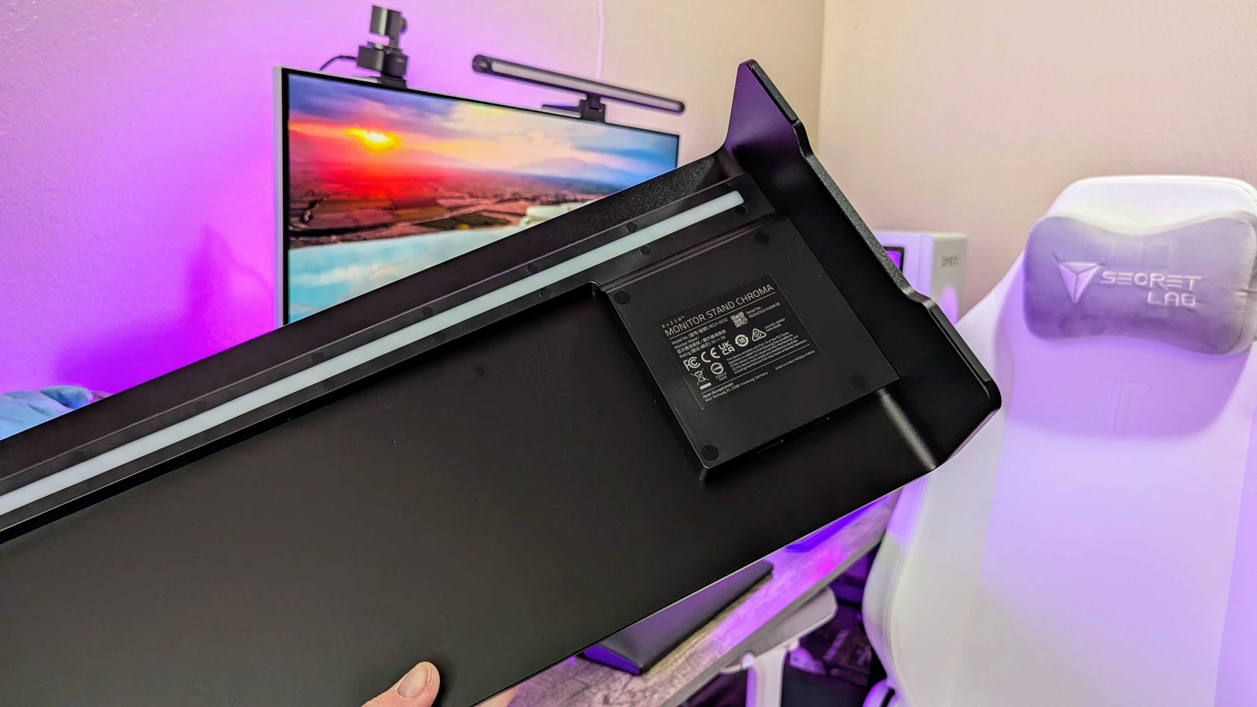Razer Monitör Stand Chroma.