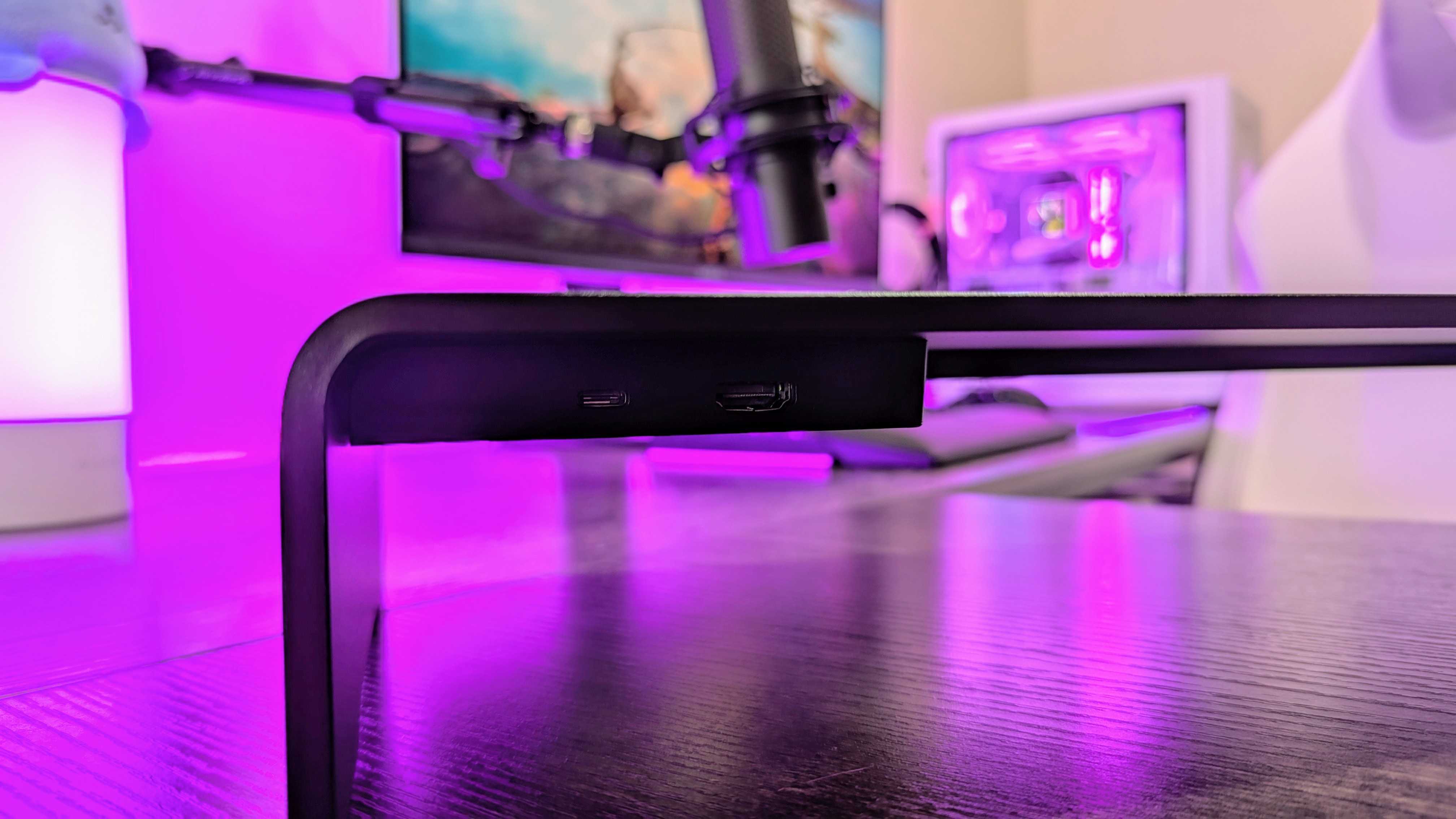Razer Monitör Stand Chroma.