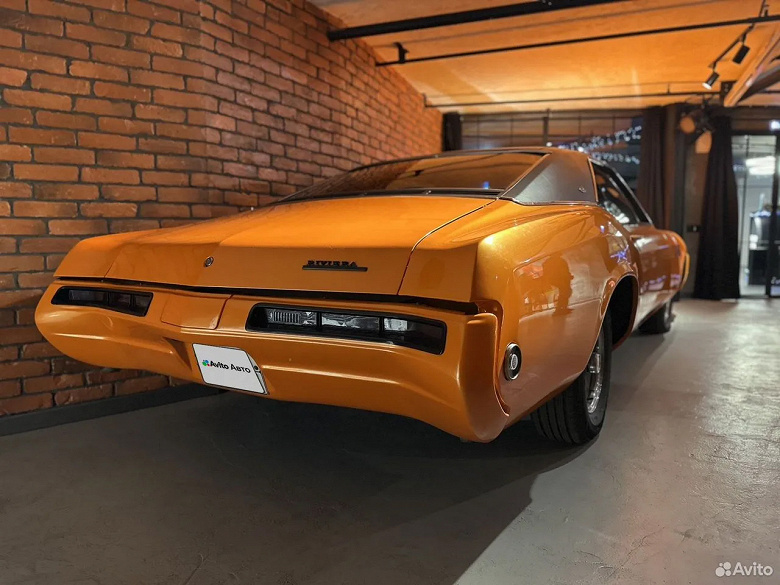 1960'lardan 7.5 litrelik V8 motorlu zarif mancınık. Vintage Buick Riviera Rusya'da 5.55 milyon ruble için satıldı