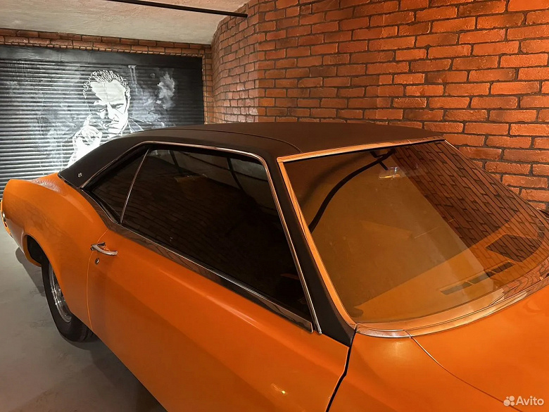 1960'lardan 7.5 litrelik V8 motorlu zarif mancınık. Vintage Buick Riviera Rusya'da 5.55 milyon ruble için satıldı