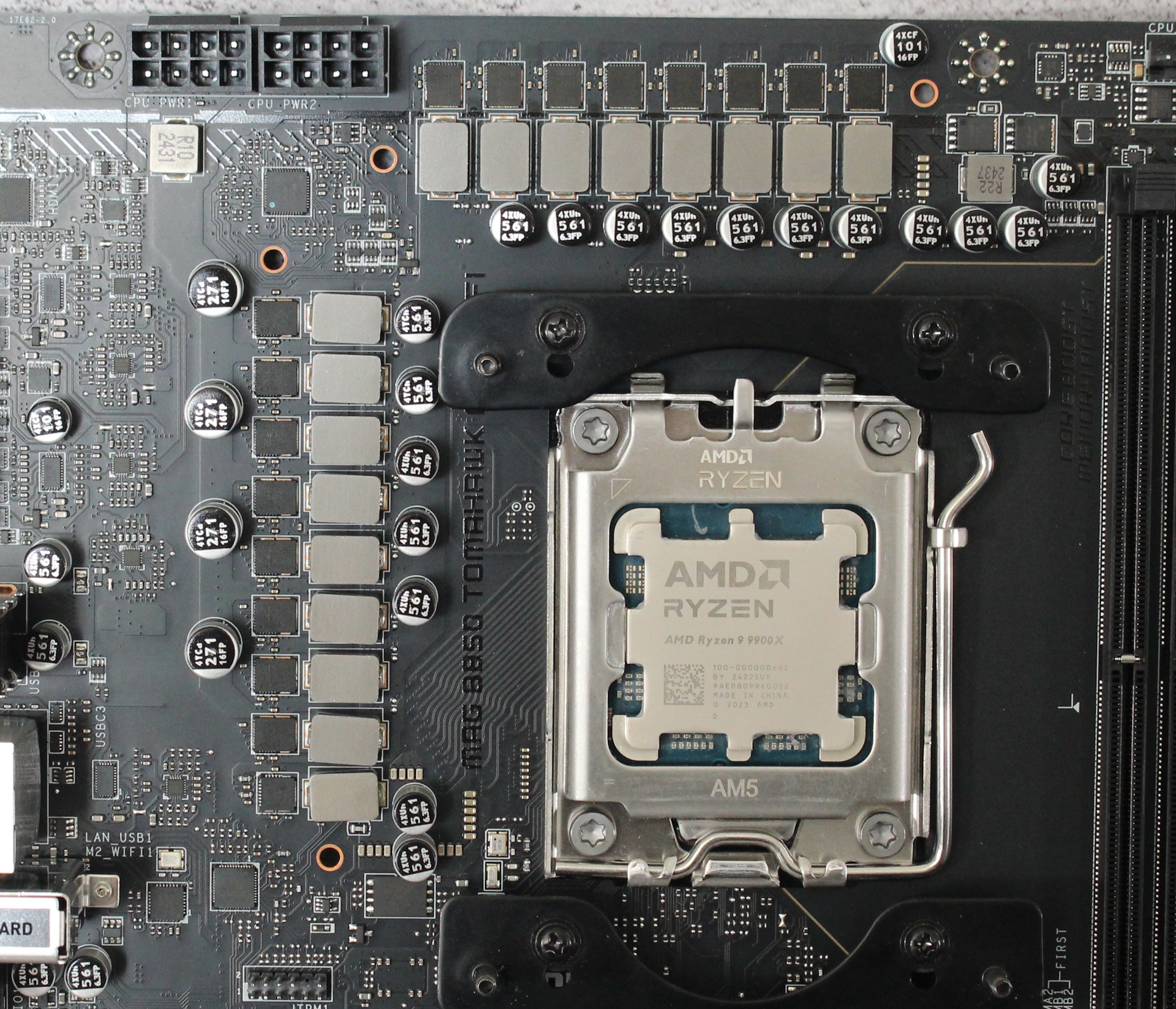 MSI Mag B850 Tomahawk Max WiFi