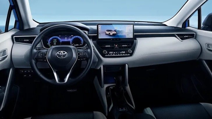 Bu yüzden son yıllarda henüz ucuz değildi: Rusya'da yeni Toyota Frontlander Rusya'da çok düştü - şimdi 2.28 milyon ruble
