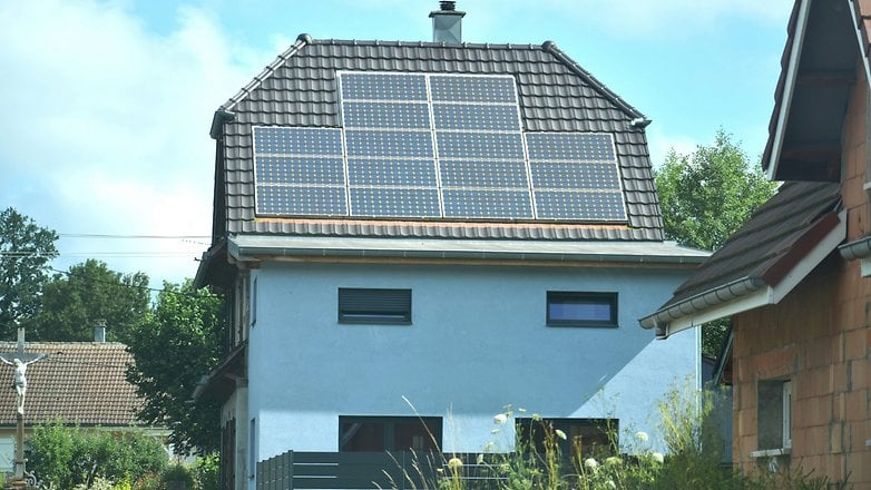 Ev çatısında PV sistemi Ev çatısında PV sistemi