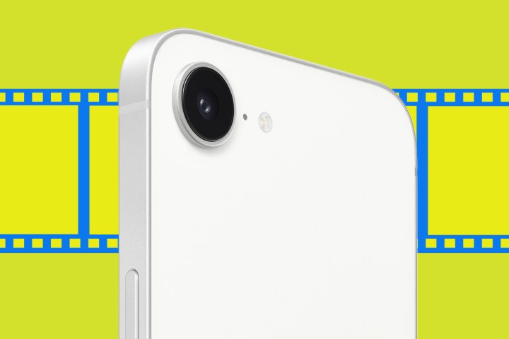 İPhone 16. kamera lensinin yan görünümü