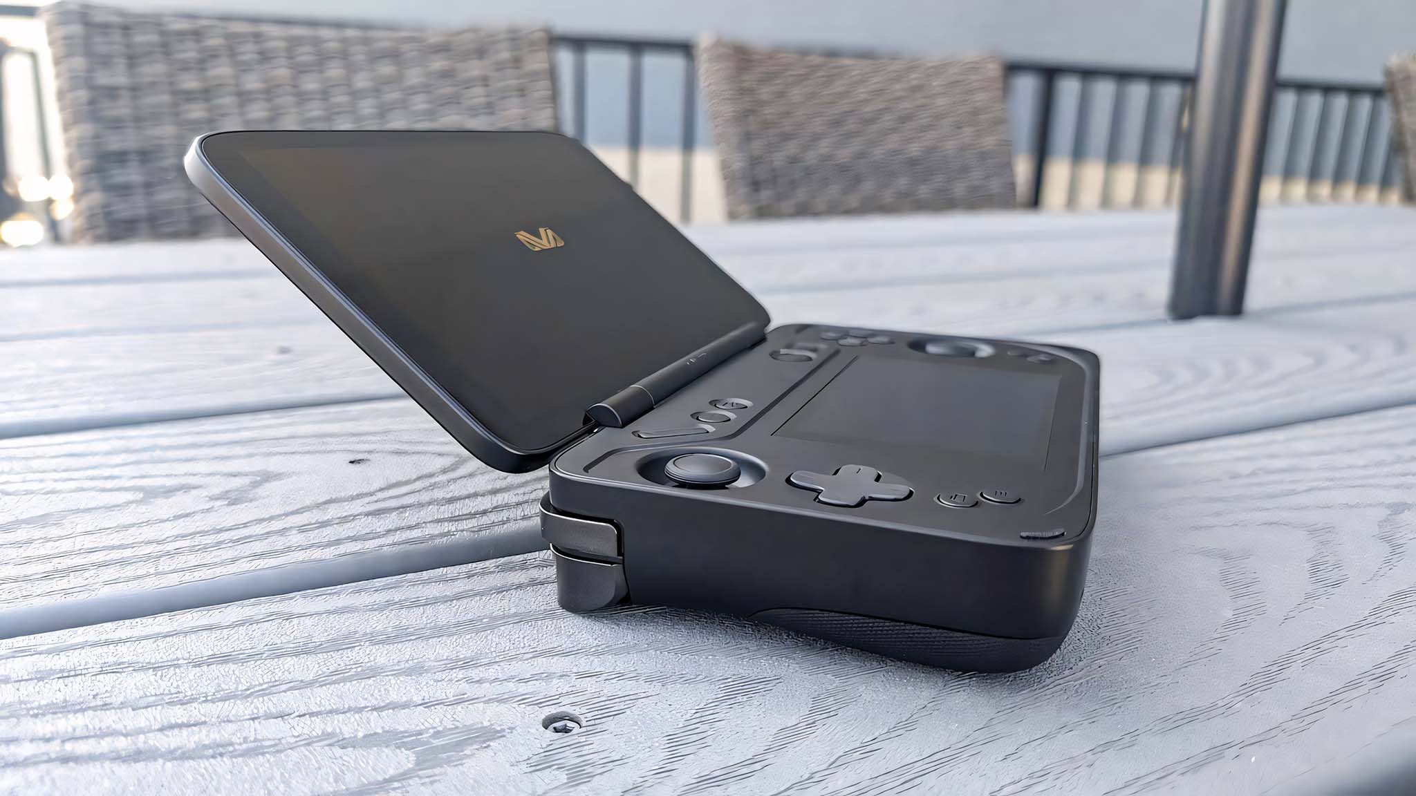 Ayeo flip ds üçüncü pozisyona açık.