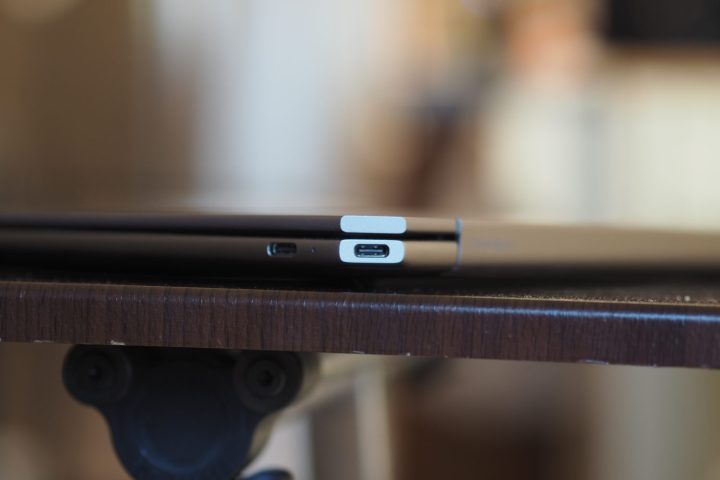 HP Omnibook Ultra 14 Arka Çentik.
