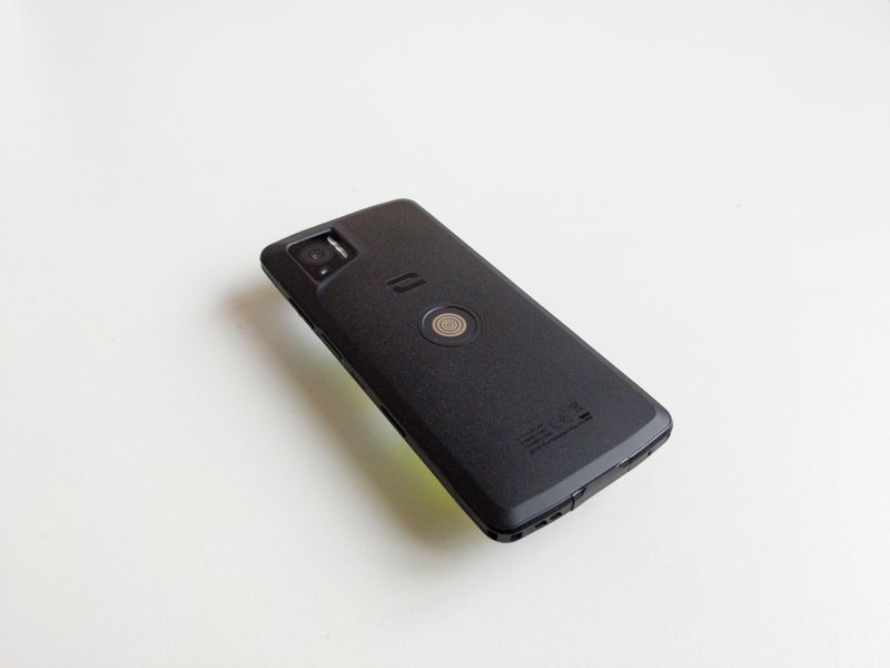 CrossCall Stellar-M6 akıllı telefon, 2024, Ph. Moctar Kane.