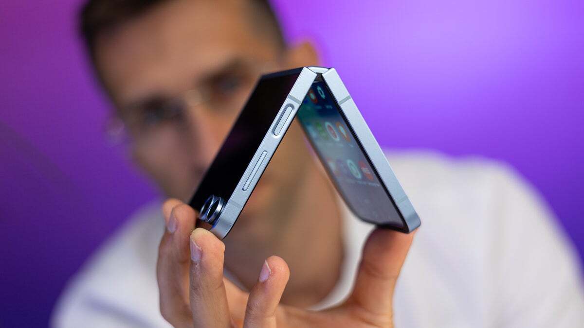 Motorola Razr V3. | Resim Kredisi - Phonearena - Galaxy Z Flip 7, devrimi arayan son yer, ancak kapakların geri kalanı eşit derecede suçlu
