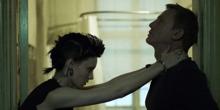Rooney Mara ve Daniel Craig, Ejderha Dövmesi ile Kız'da.