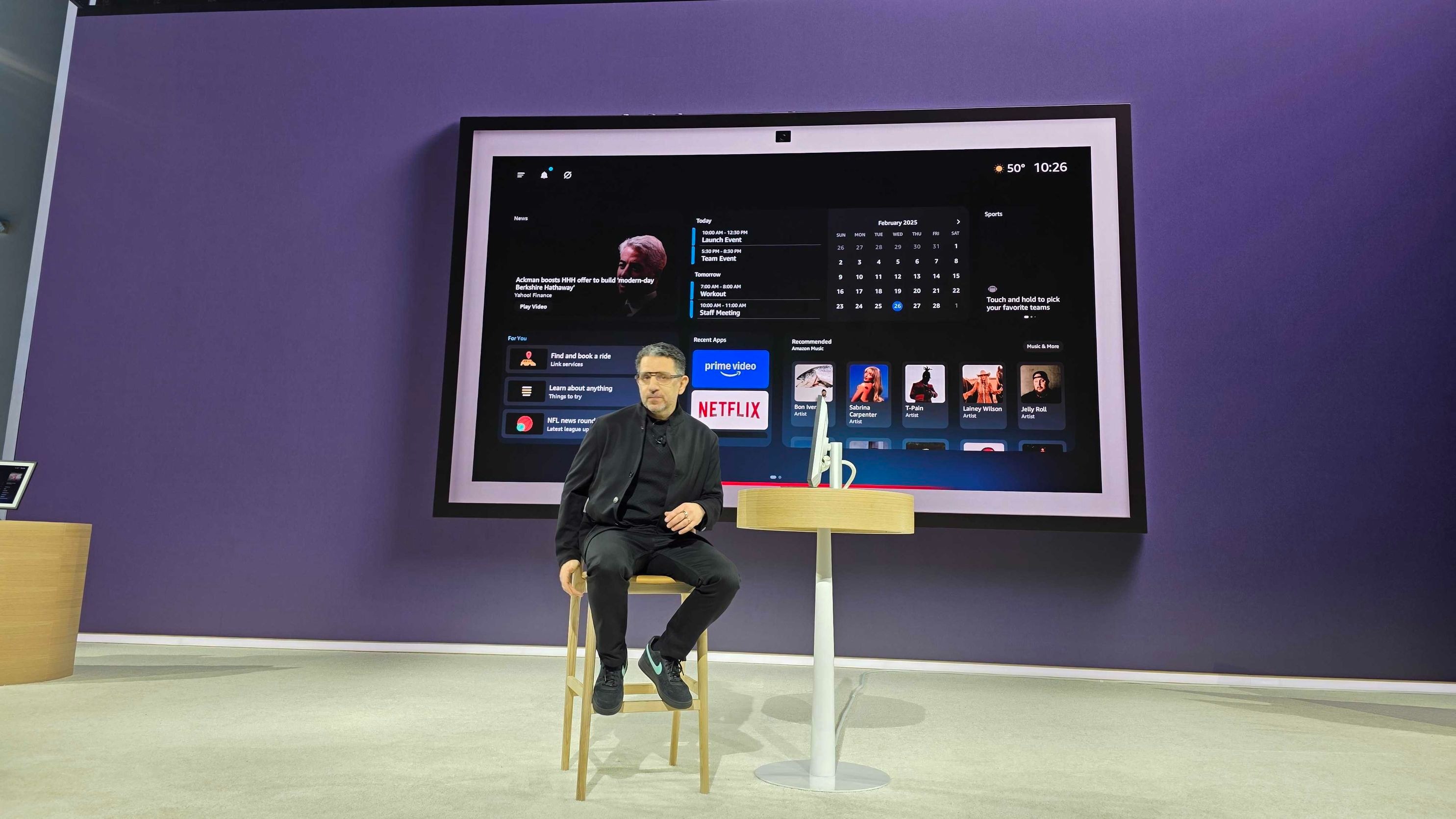 Panos Panay Alexa Plus'ı sunuyor