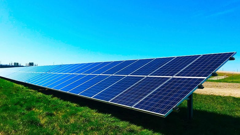 Yeşil alanda PV modülleri