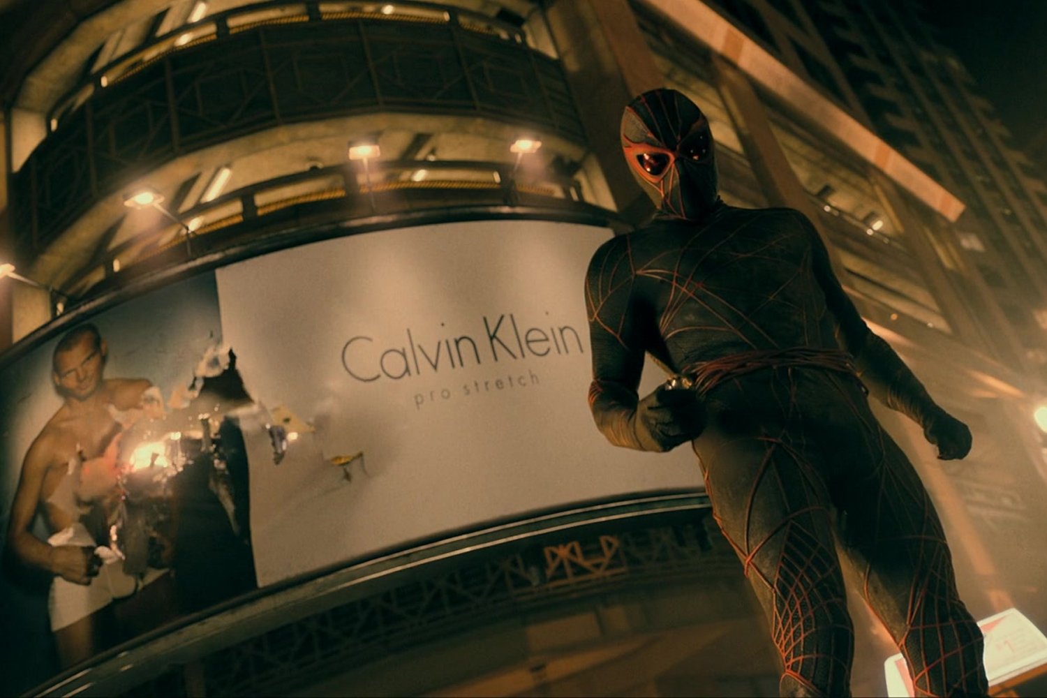 Madam Web Ambulansı Calvin Klein AD
