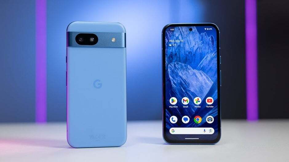Google Pixel 8A hiçbir şekilde çirkin bir telefon değildir. | Resim Kredisi - Phonearena - Pixel 9A, hem kızgın hem de müteşekkir olmanız gereken akıllı telefon.
