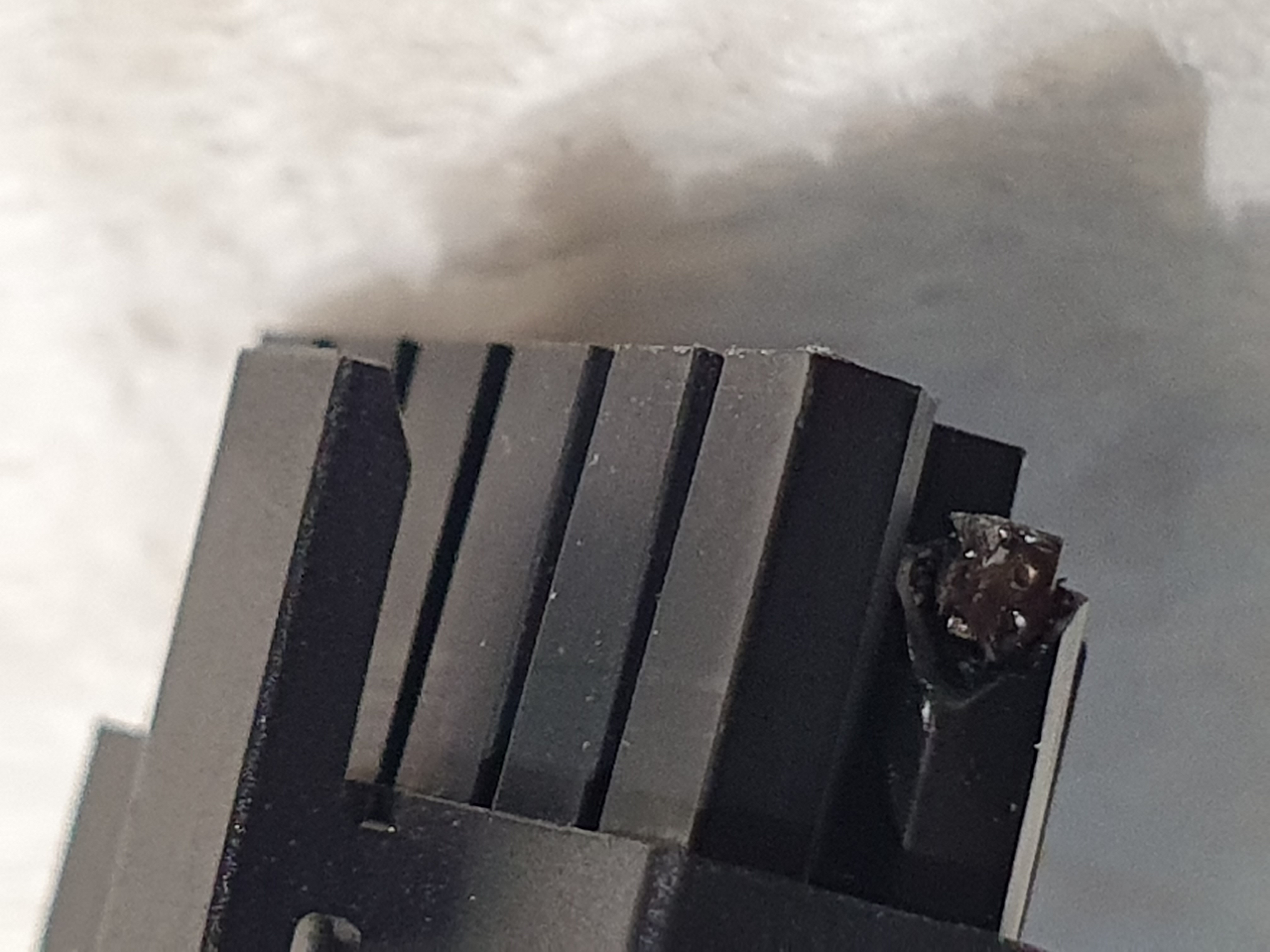 DSogaming'den RTX 4090'ın 12VHPWR'sinde eritilmiş kablo konektörleri