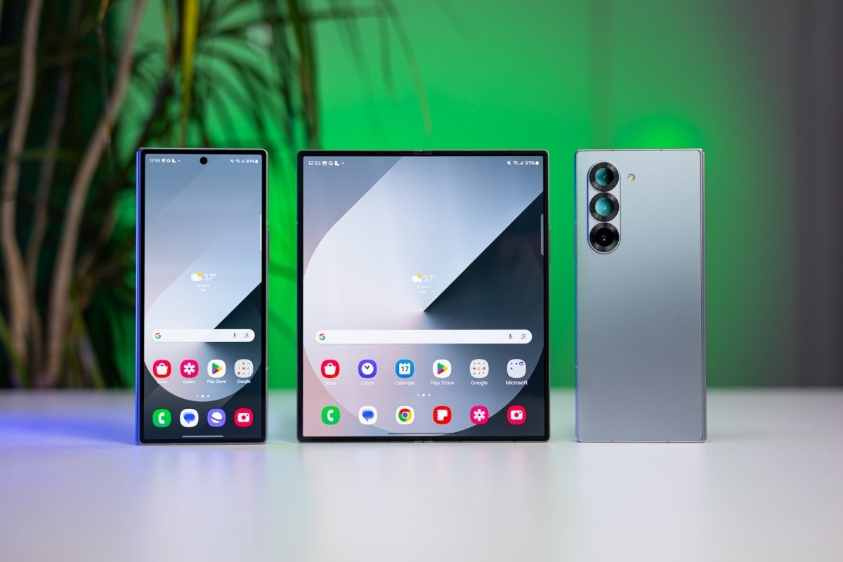 Evet, yine de Galaxy Z Fold 6'yı (ve Z kat 7) birincil ekrana bakarak bir mil uzakta ayırt edebileceksiniz. | Resim Kredisi - Phonearena - Samsung'un ilk üç katlı cihazının Galaxy Z Fold 7 ile ortak bir yanı olabilir