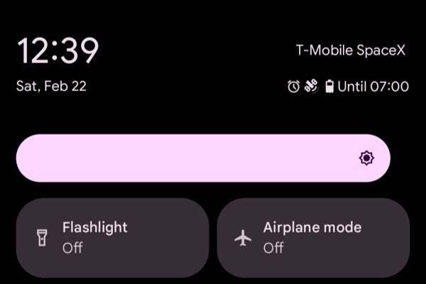 Bir akıllı telefonda kullanılan T-Mobile SpaceX hizmetinin ekran görüntüsü
