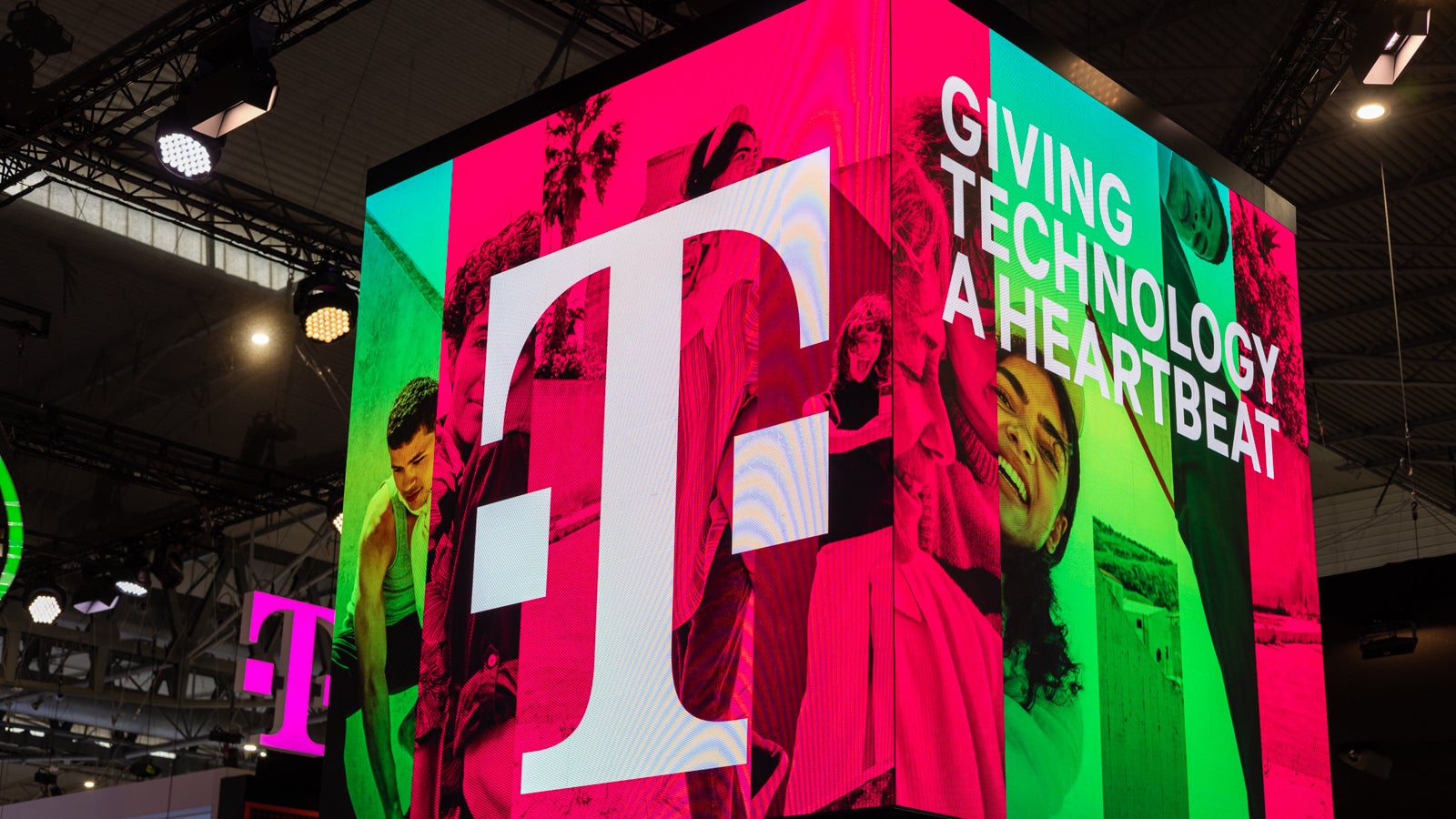 T-Mobile'ın son kararı bilgisiz müşterilerini destekliyor