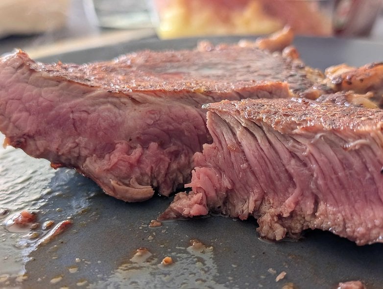 Biftek ortada pembe - ızgara sonucu harika!
