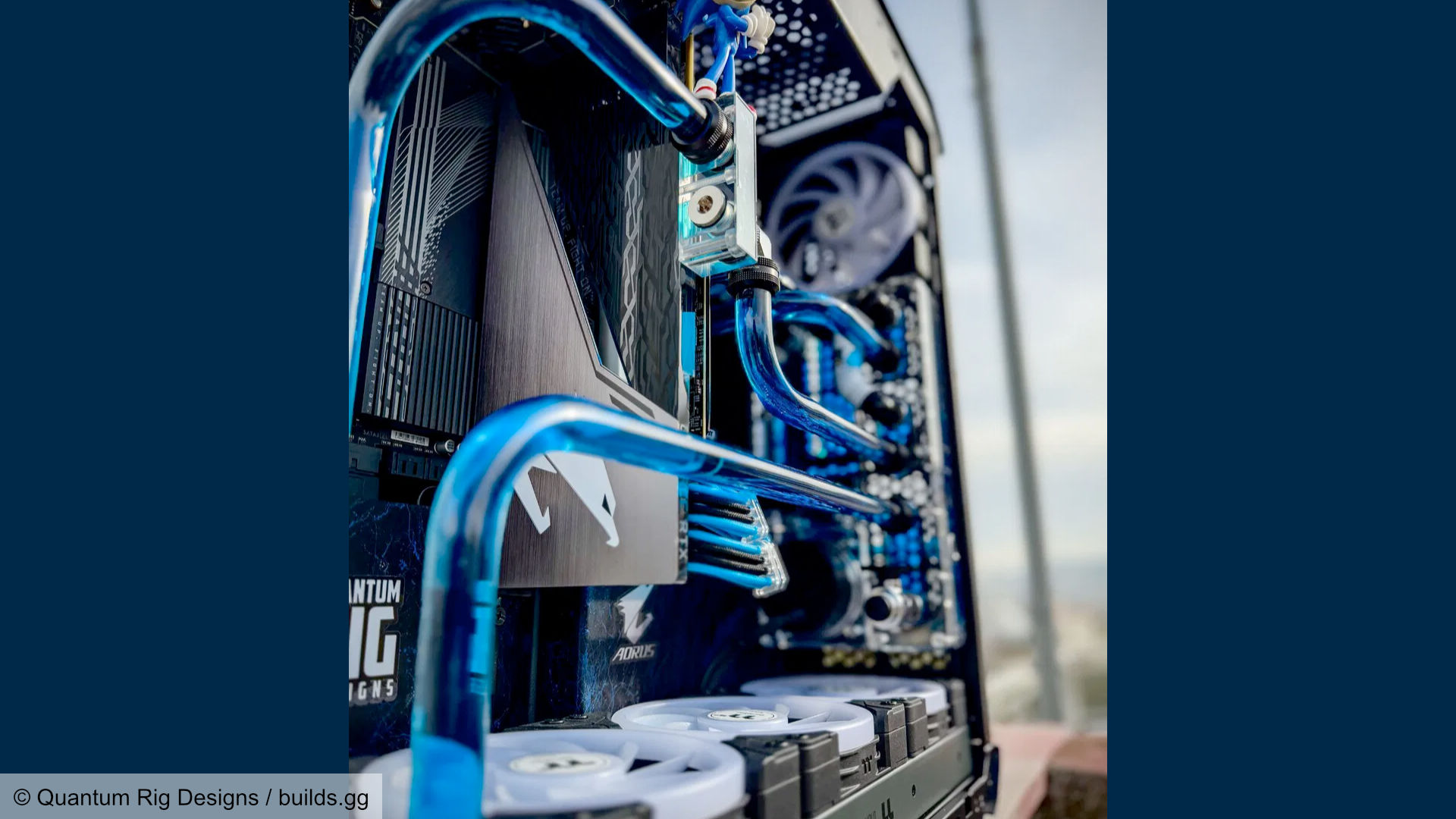 Sonic Gaming PC inşa, arkadan ileriye bak.