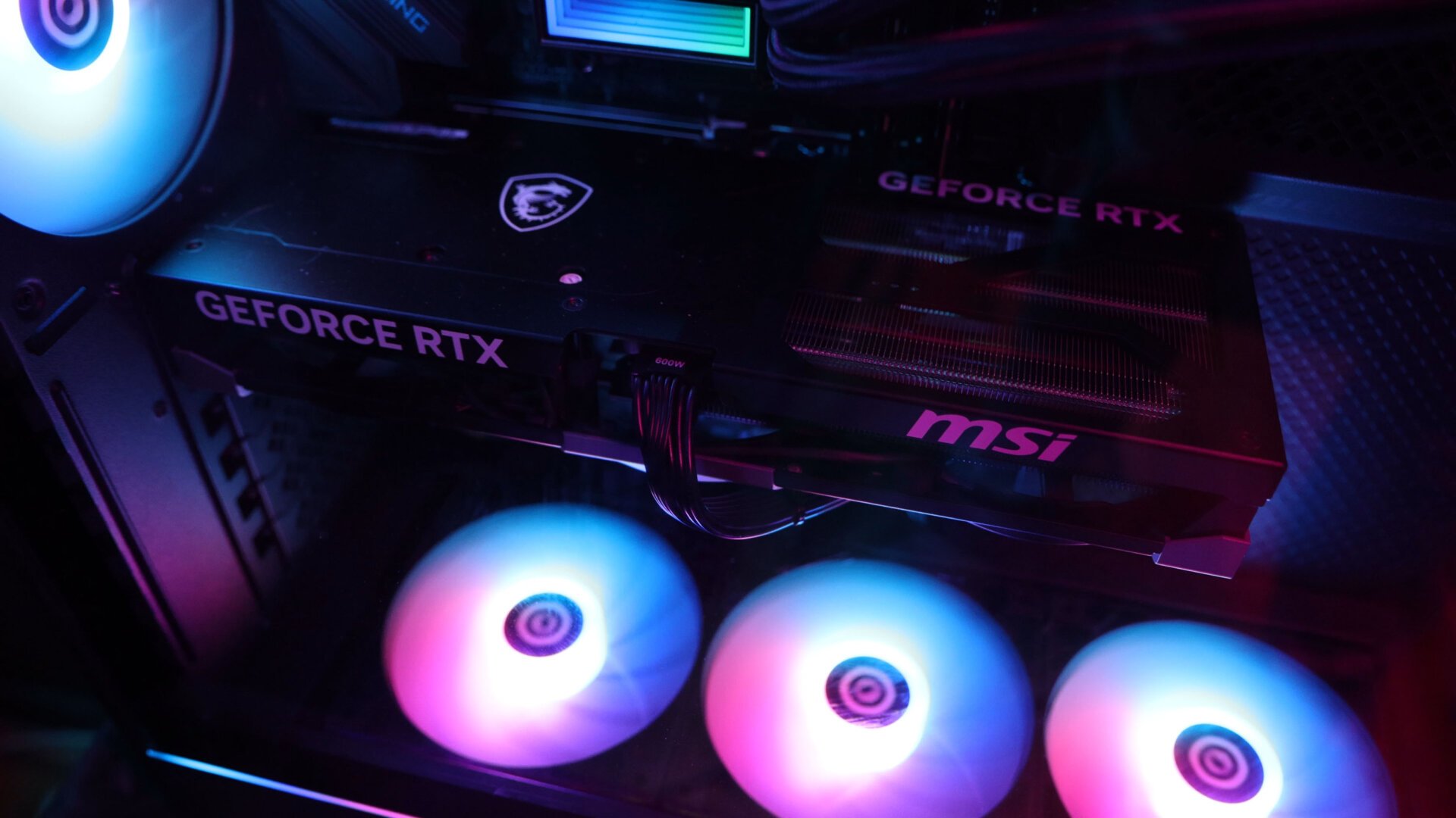 Cyberpowerpc Gamer Supreme'de Nvidia GeForce RTX 5080 GPU'nun 