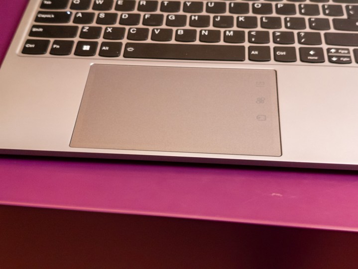 Lenovo Thinkpad Flip Katlanır Dizüstü Bilgisayar Konseptinde Trackpad