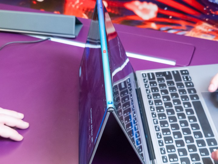 Lenovo Thinkpad Flip Flip katlanır PC konseptinde menteşe