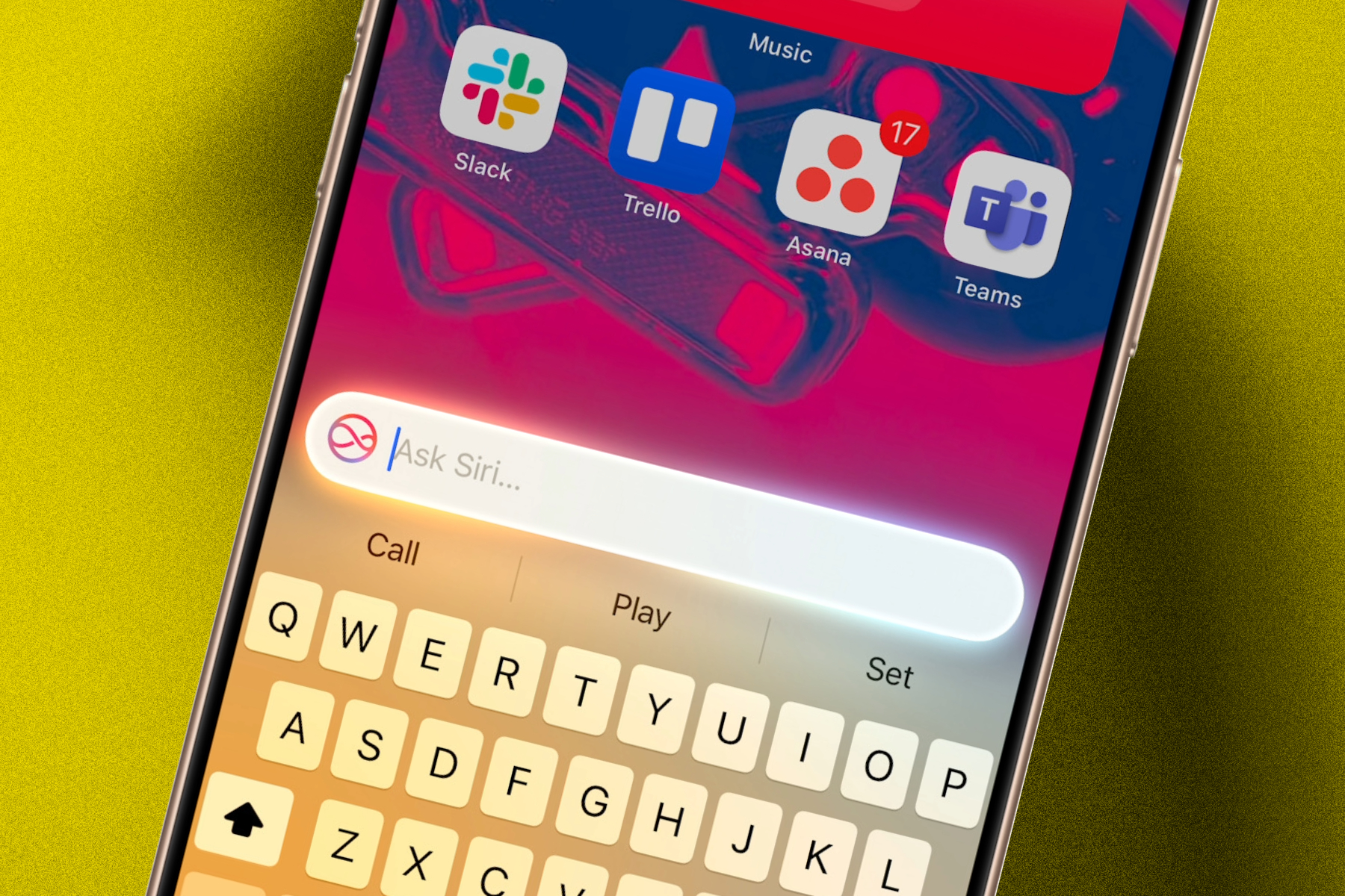 İPhone'da Siri'yi çağırıyor.