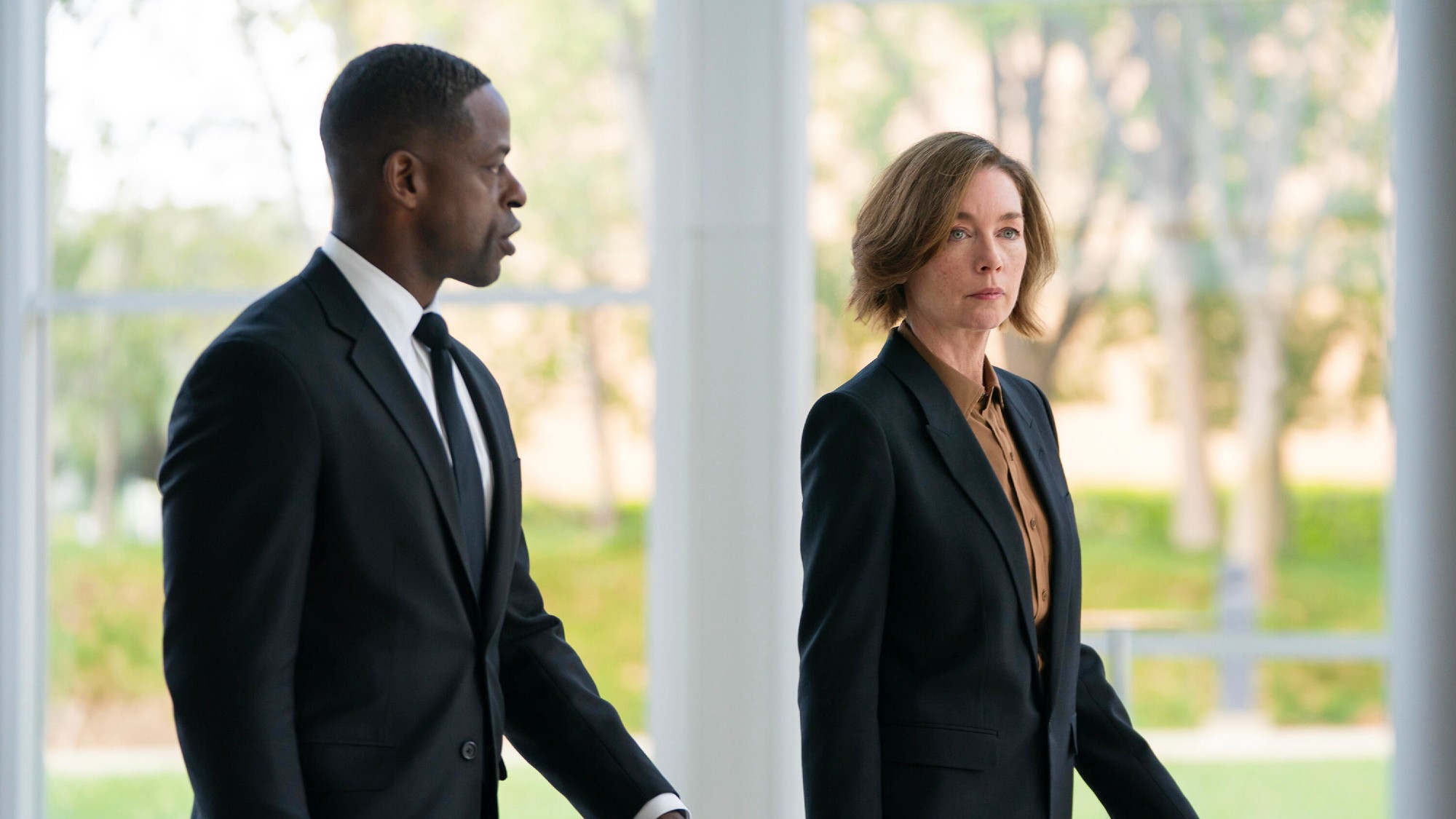 Cennette Sterling K. Brown ve Julianne Nicholson