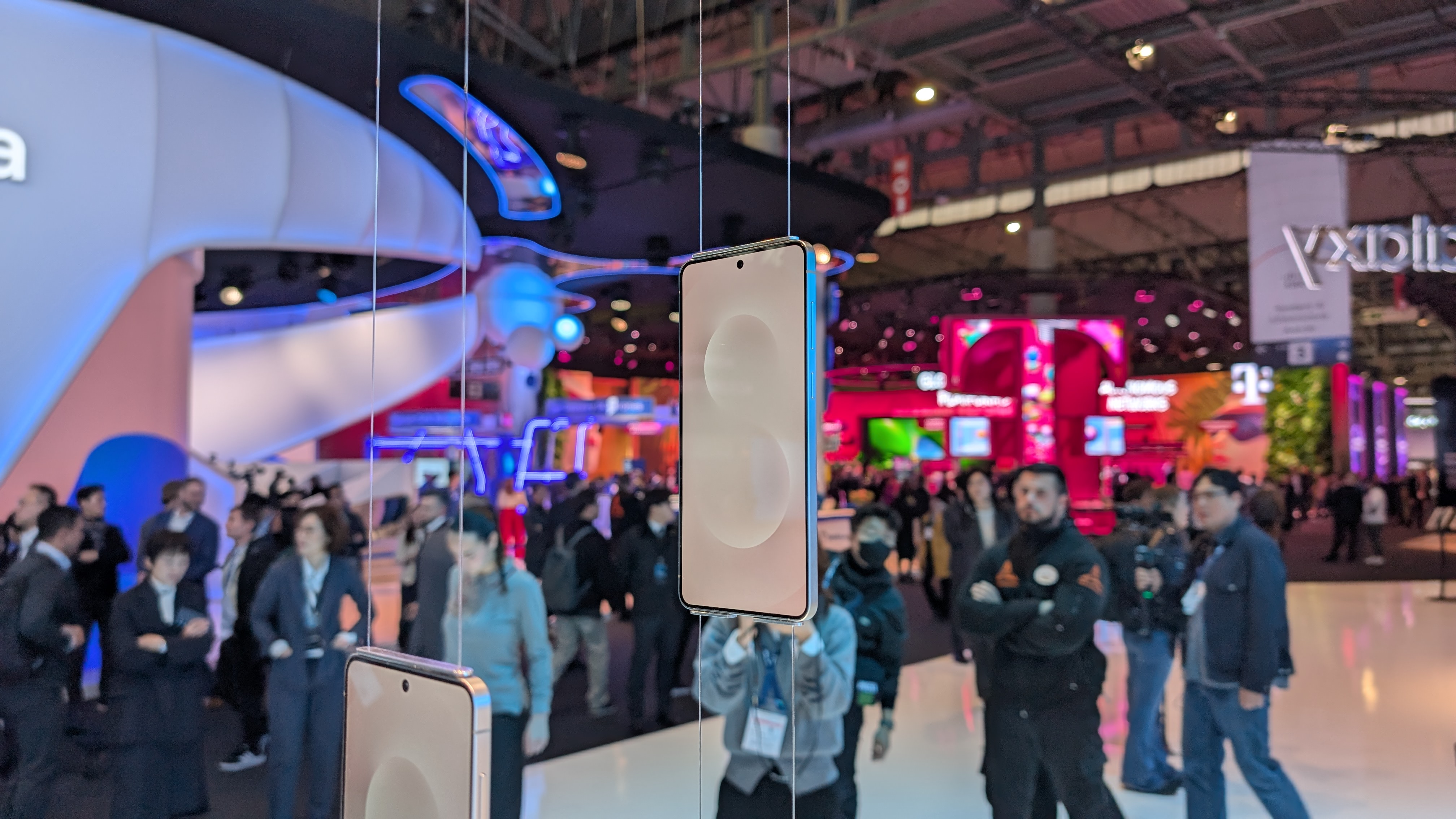 MWC 2025'te Samsung Galaxy S25 Edge