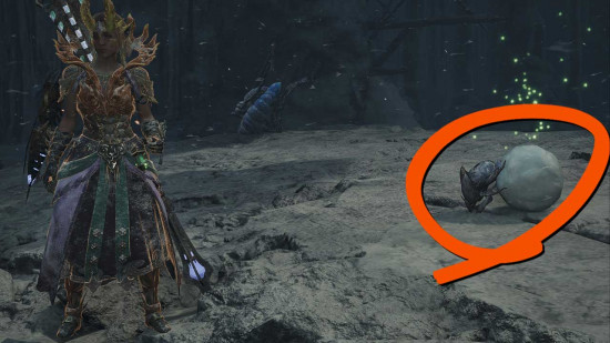 Bir Rime Beetle olarak solda duran ve Monster Hunter Wilds'te sağda bir kartopu yuvarladığı için oyuncu yapımı bir avcıyı gösteren bir ekran görüntüsü.