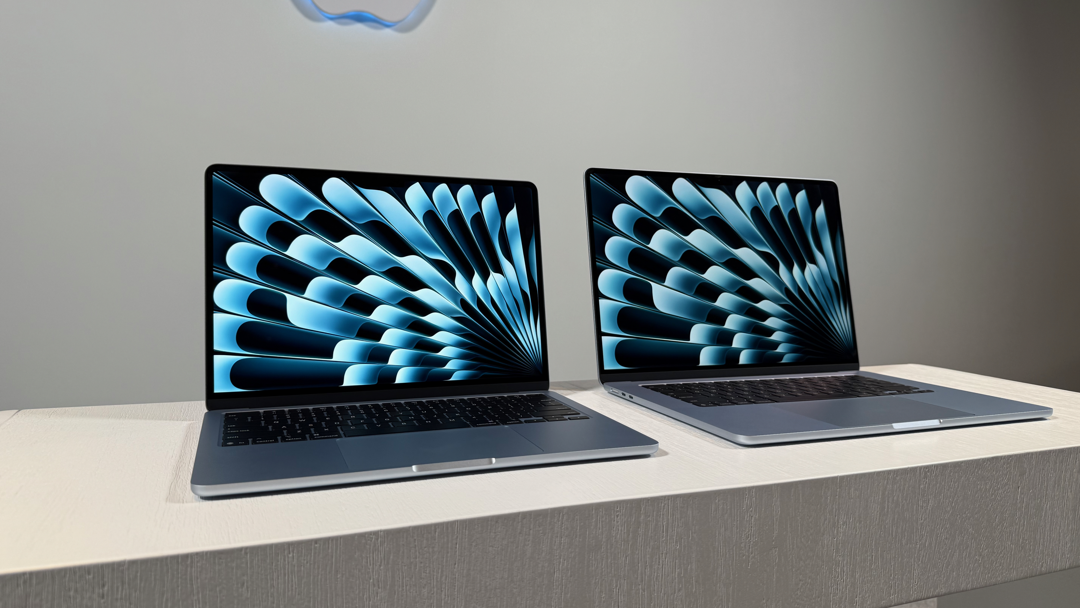 Apple'ın Sky Mavisi M4 ile 13 inç ve 15 inç MacBook Air