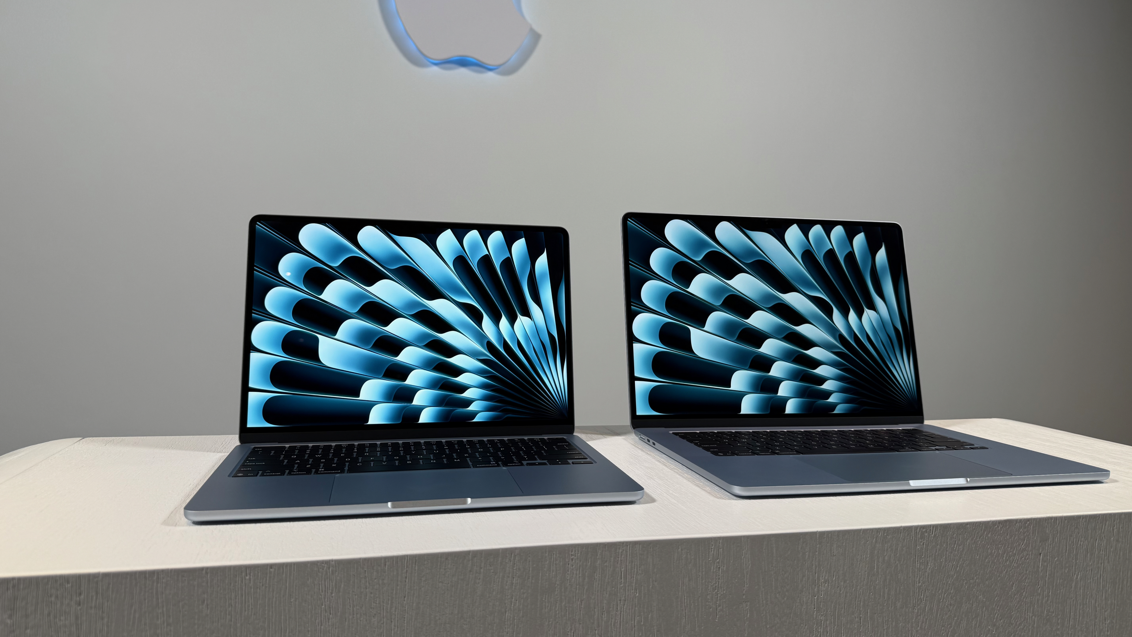 Sky Mavisi'nde 13 inç ve 15 inç MacBook Air M4